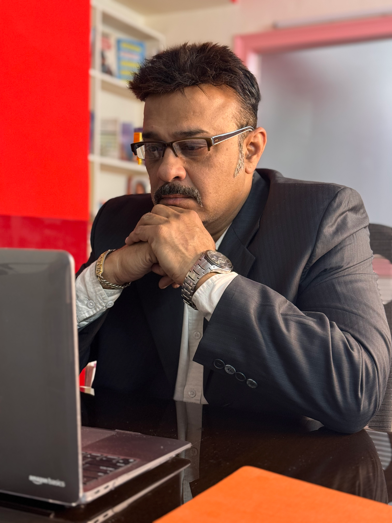 Vishal Saxena - Thoughtful Professional